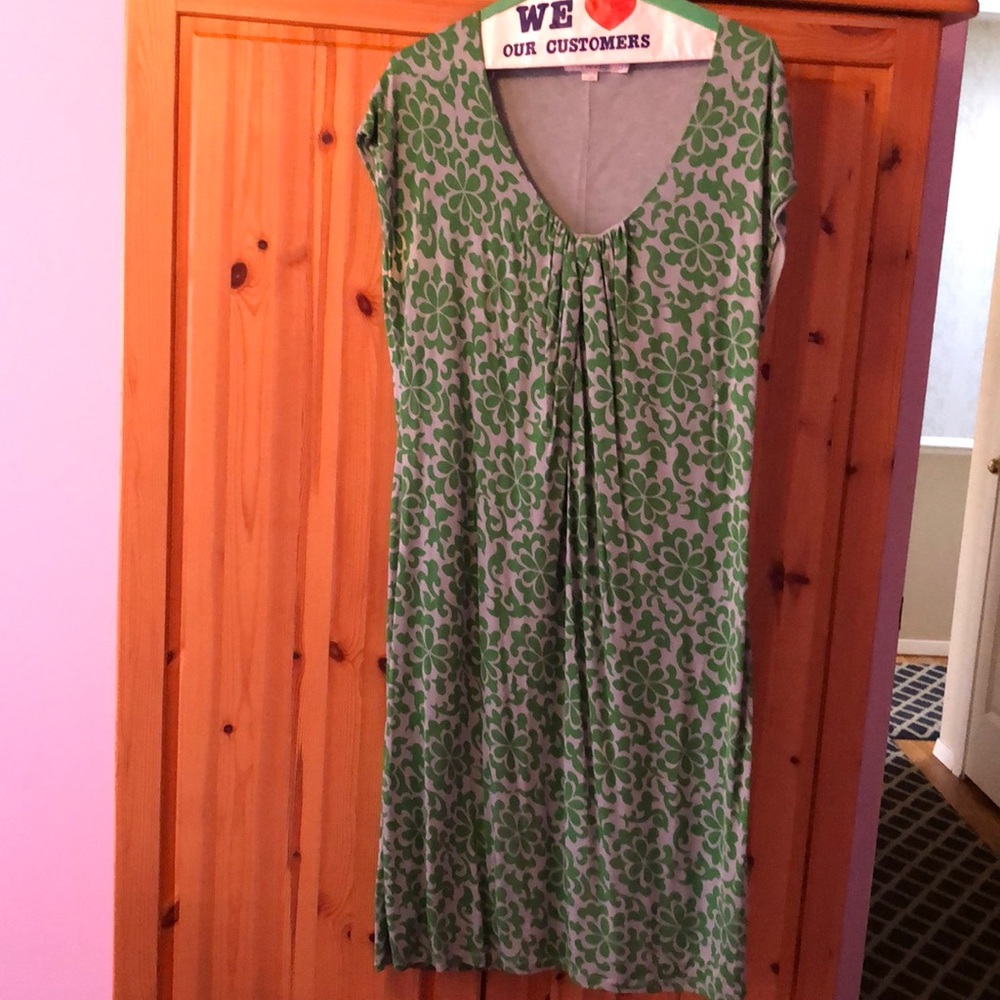 Short-sleeved dress